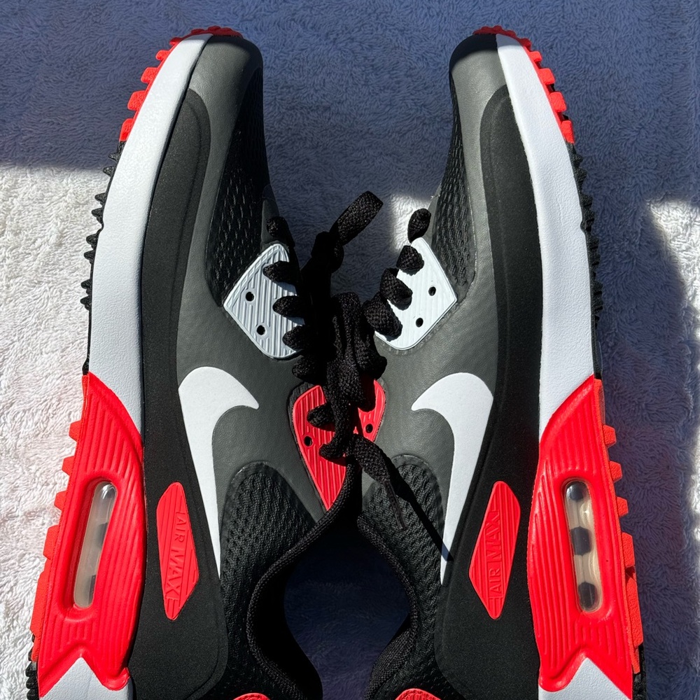 Nike Air Max Black and Red Shoes - Picture 4 of 9